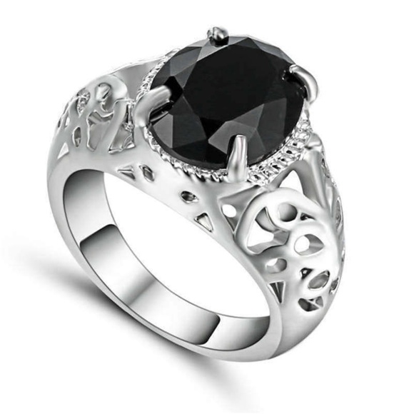 Black Crystal Ring Rhodium plated Size 9 - Picture 1 of 2